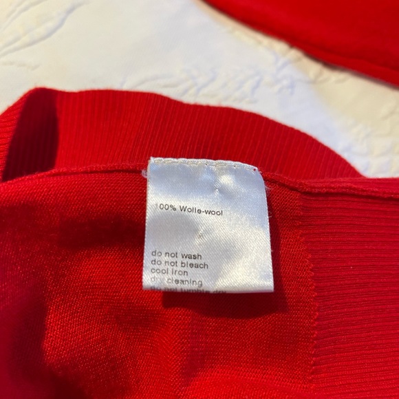 A-K-R-I-S punto fine wool sweater in a beautiful apple red color - Picture 6 of 6